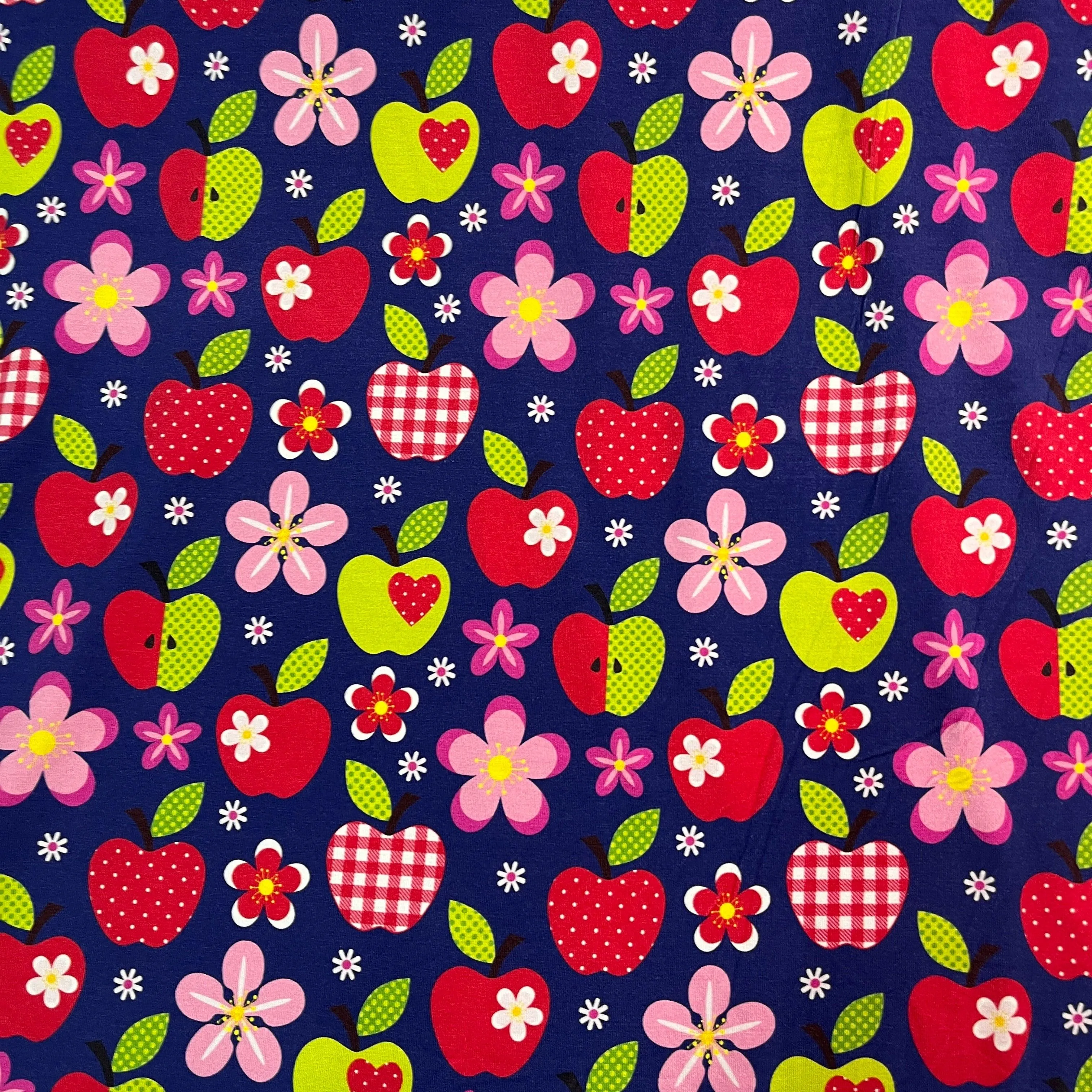 Apple Toss on Bamboo/Spandex Jersey Fabric