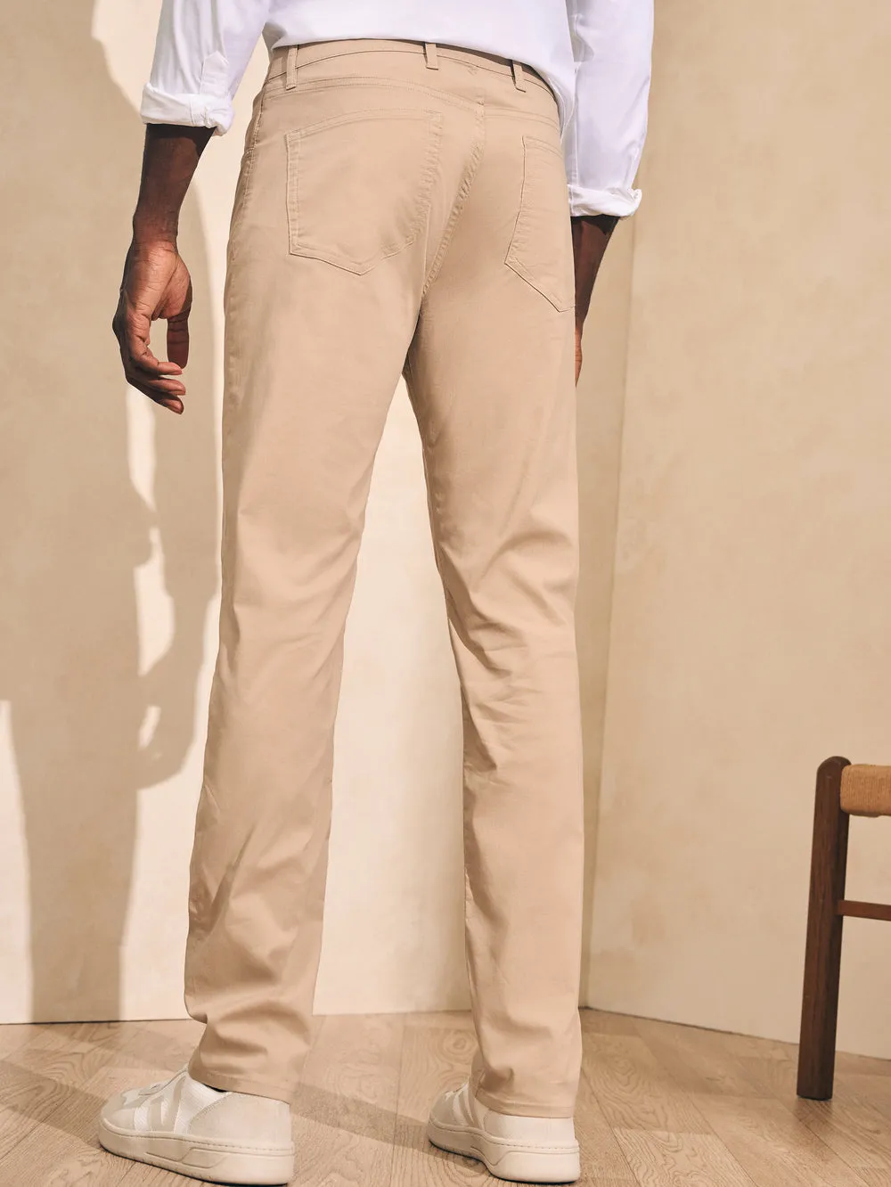 Faherty Movement 5-Pocket Pant in Island West Khaki