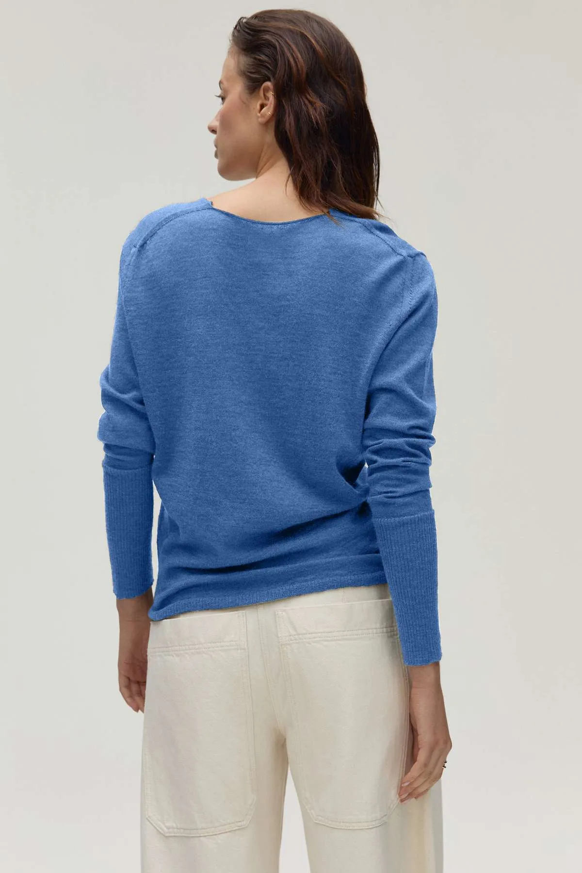 FILZY Lightweight Wool V-Neck in Iris