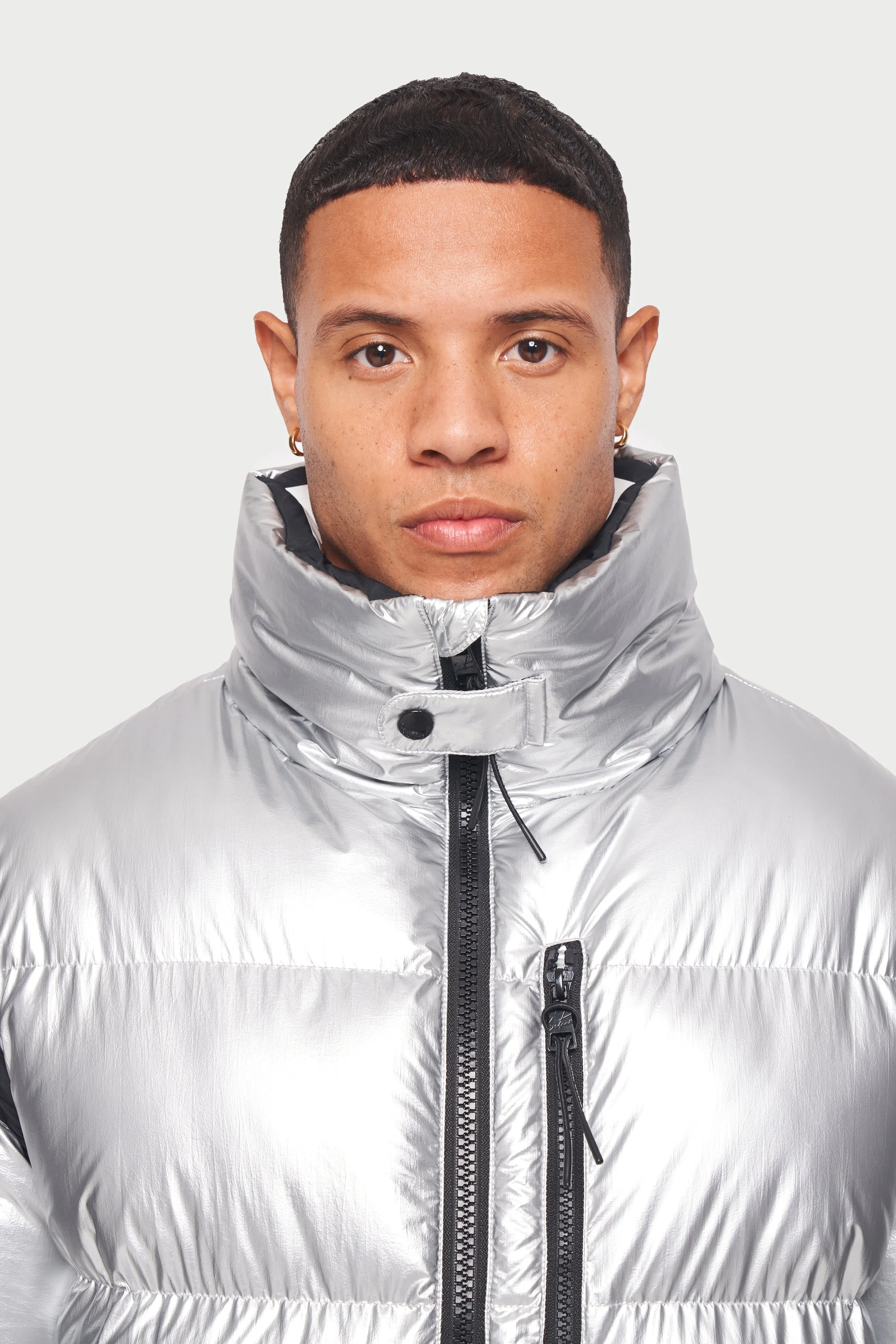 METALLIC TEXTURED PUFFER - SILVER