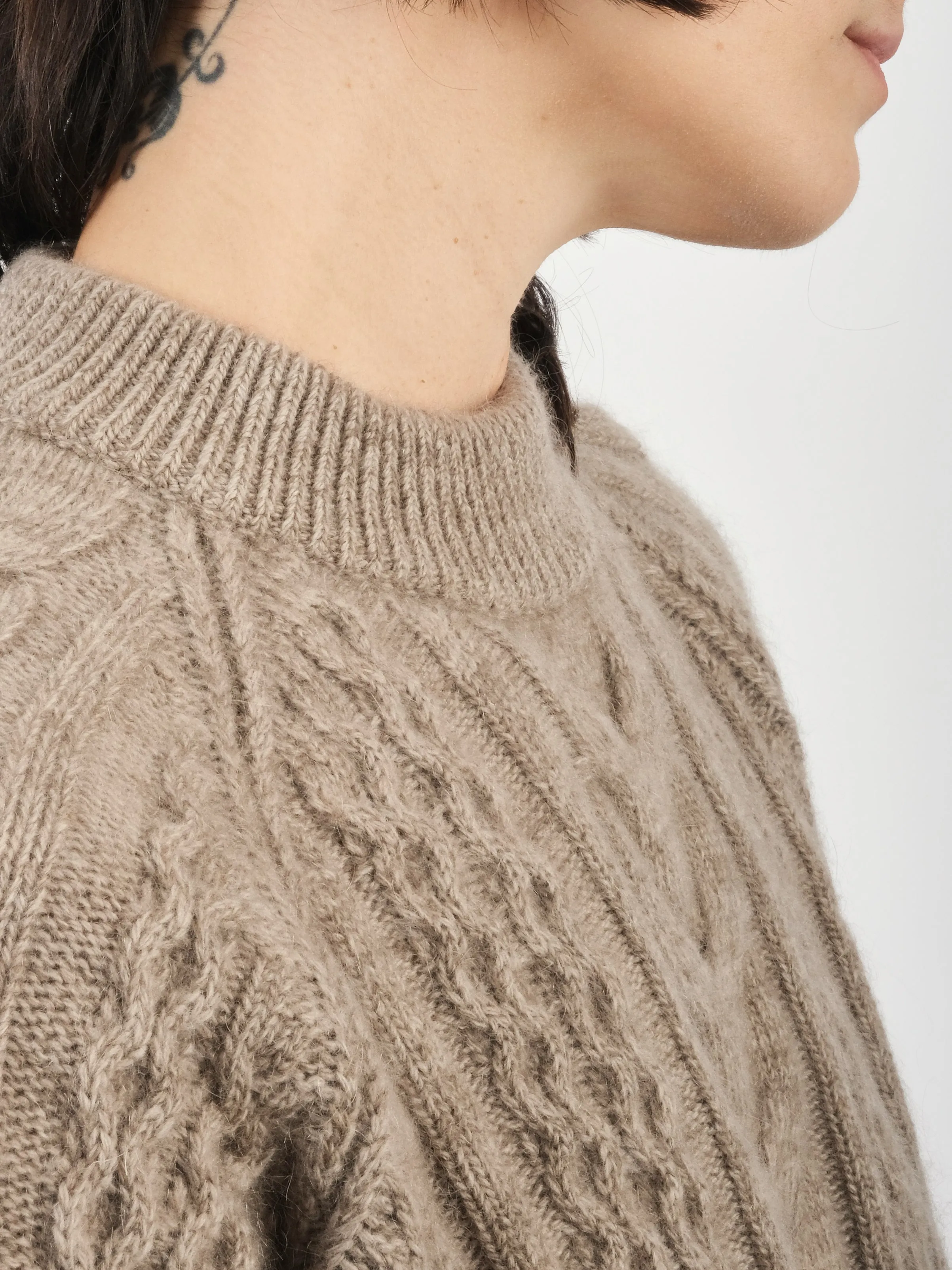 Oatmeal Molve Cable Knit Crew Neck