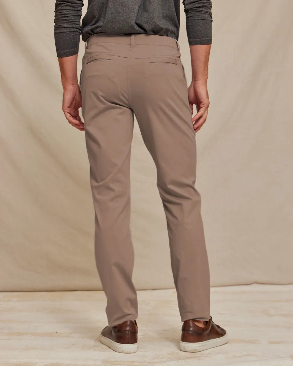 The Voyager - Performance Chino - Taupe