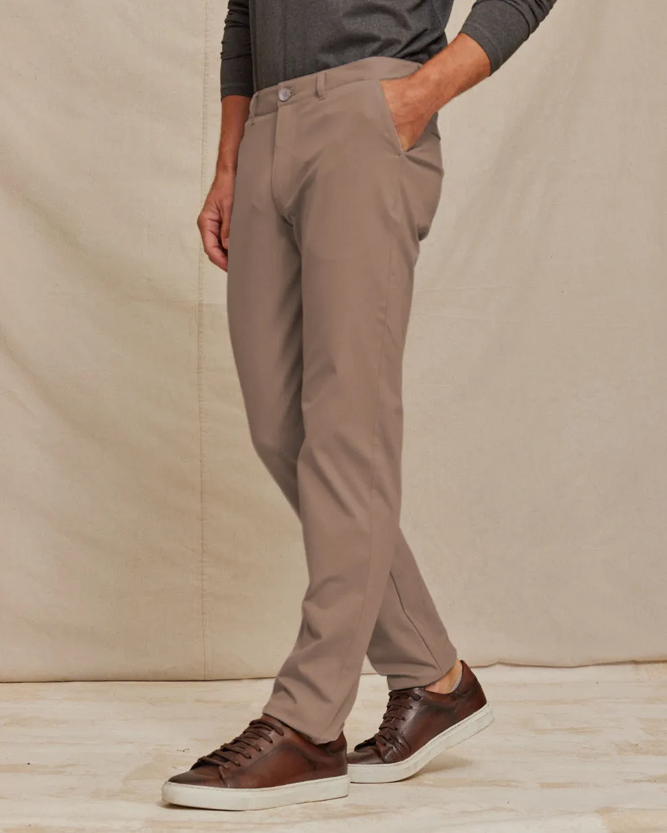 The Voyager - Performance Chino - Taupe