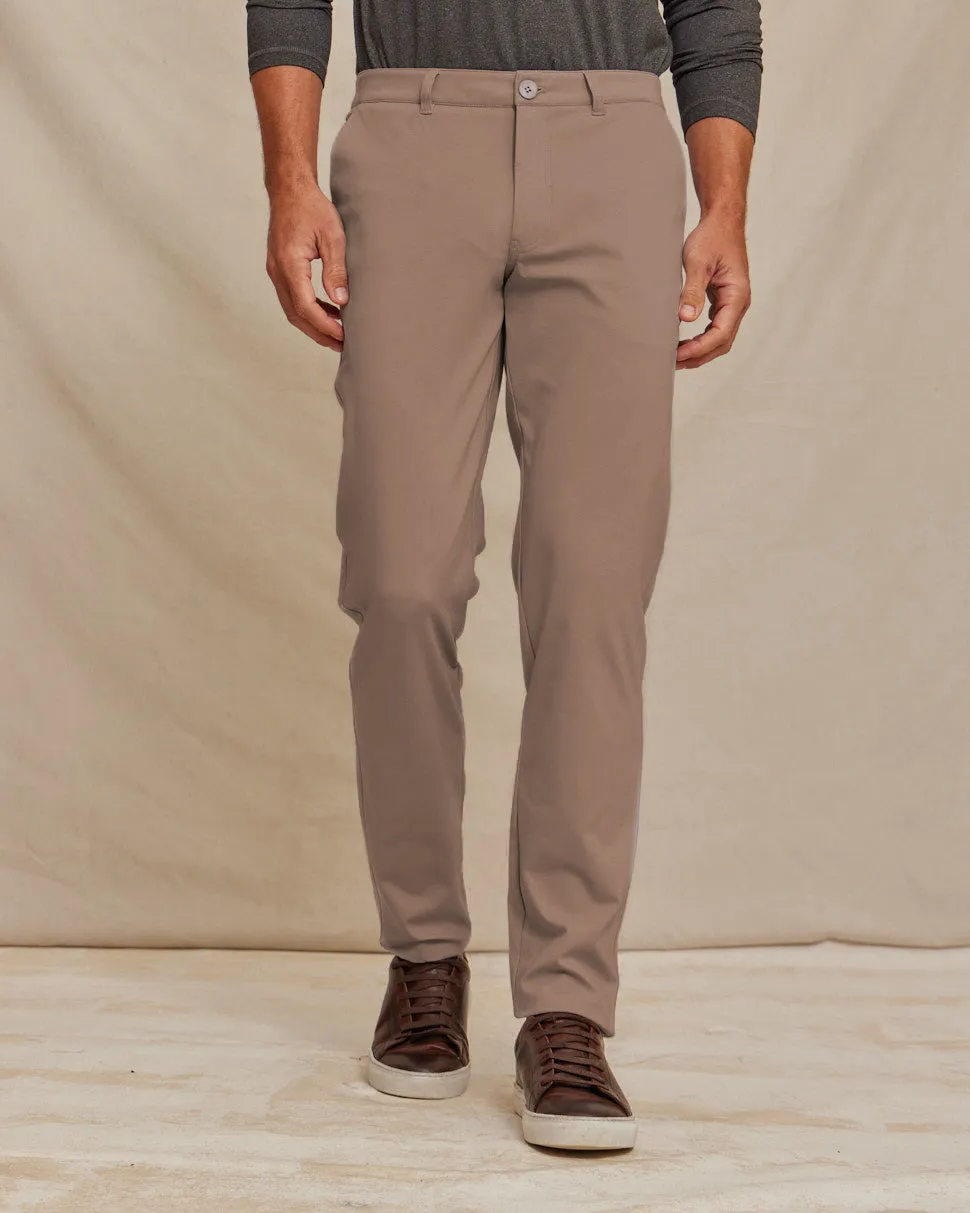 The Voyager - Performance Chino - Taupe